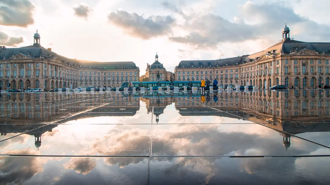 BORDEAUX-CAMPUS-PLACE-DE-LA-BOURSE